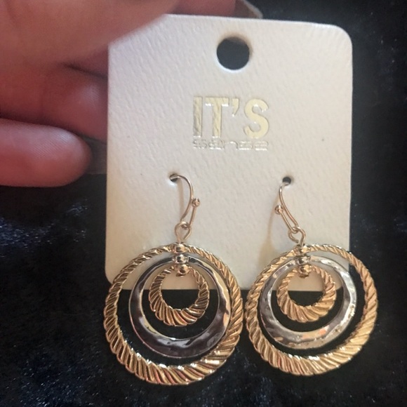 Jewelry - EArrings